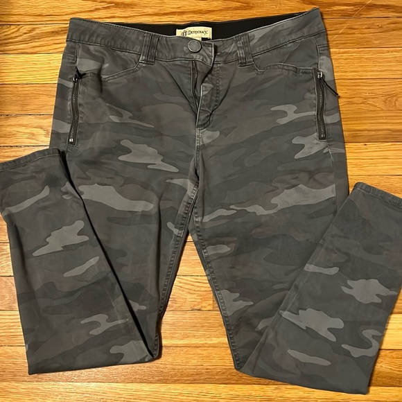 Democracy Pants - Democracy Camo Pattern Ab Technology Pants size 14